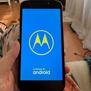 Motorola E5 Go XT 1921-8 Verizon Android Smart Phone